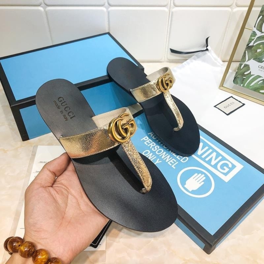 Gucci Thong Sandals With Double G Gold - Image 6