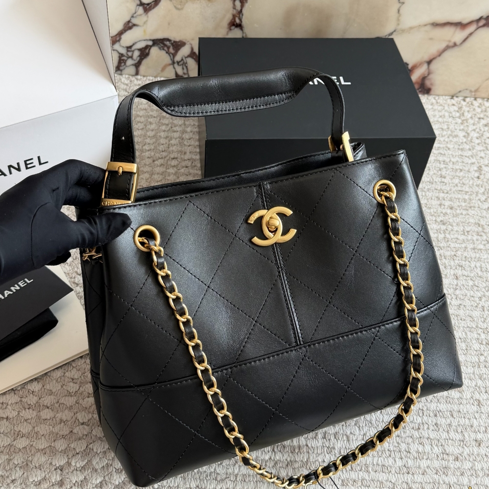Alternative view of Chanel 25A Hobo Bag Gold Tone Hardware Black 28Cm