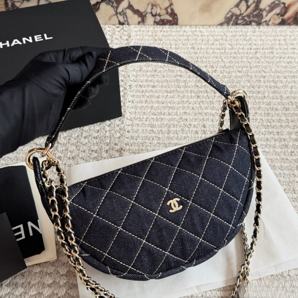 Alternative view of Chanel Clutch With Chain Denim And Gold Tone Metal Dark Blue 22cm AP5094 B23492 U7663
