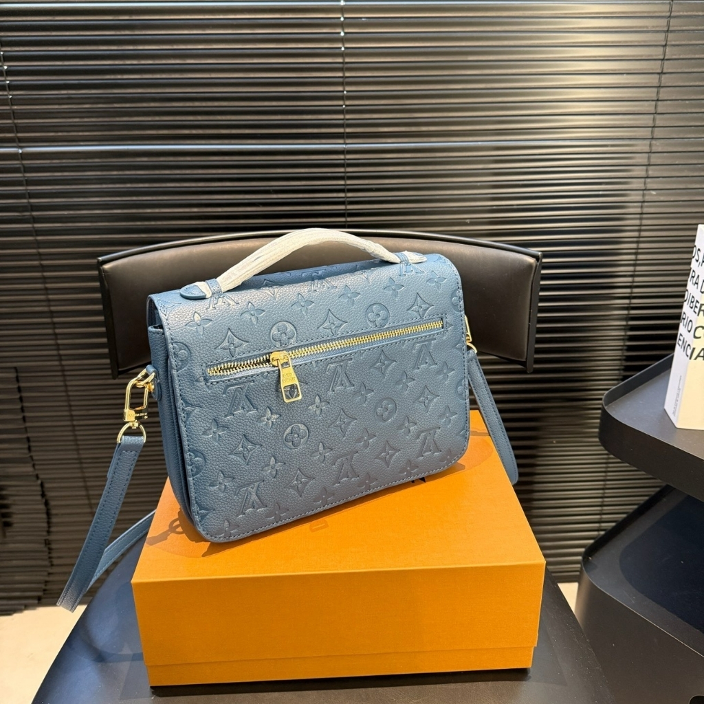 Louis Vuitton Pochette Métis Monogram Empreinte Bleu Jean 25cm M27357 - Image 6