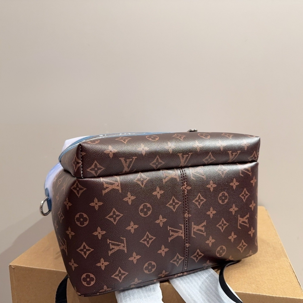 Louis Vuitton Discovery Backpack PM Monogram Pigment Blue 38cm M28025 - Image 6