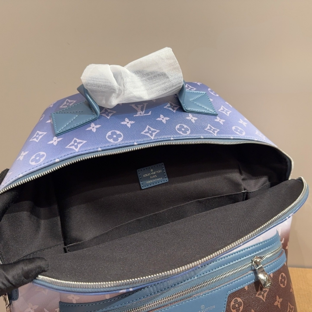 Louis Vuitton Discovery Backpack PM Monogram Pigment Blue 38cm M28025 - Image 4