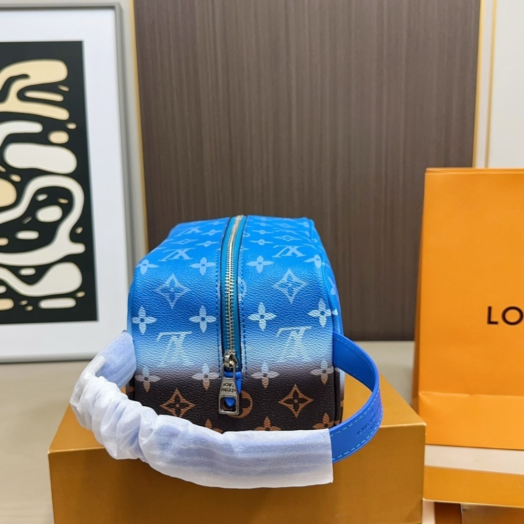 Louis Vuitton Locker Dopp Kit Monogram Pigment Blue 23cm M28228 - Image 6